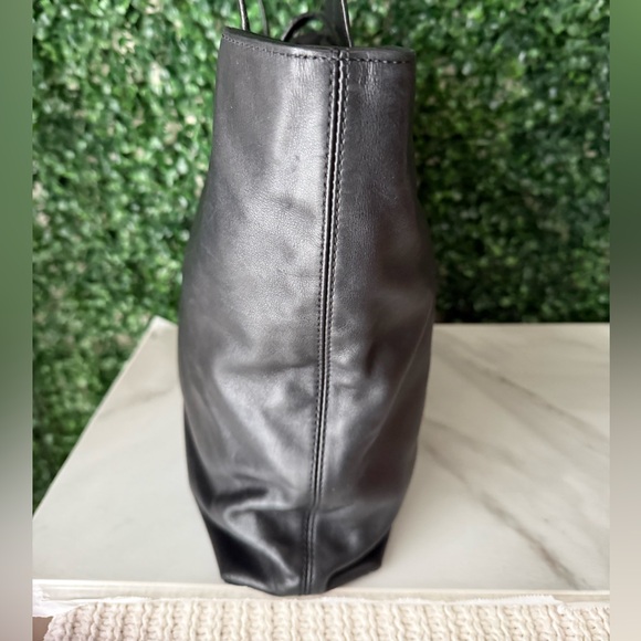 Chanel Black Leather Tote Bag Authentic - Picture 3 of 12